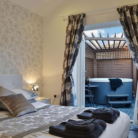 Oswald Lodge Llanon 外观 照片